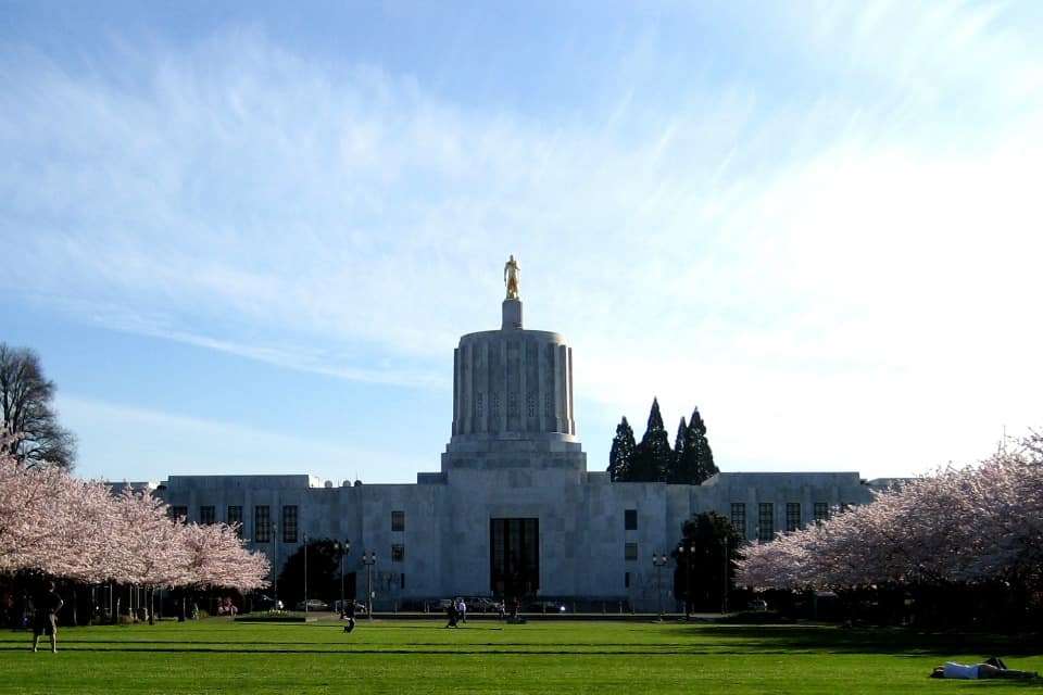 Oregon State Capitol building in Salem